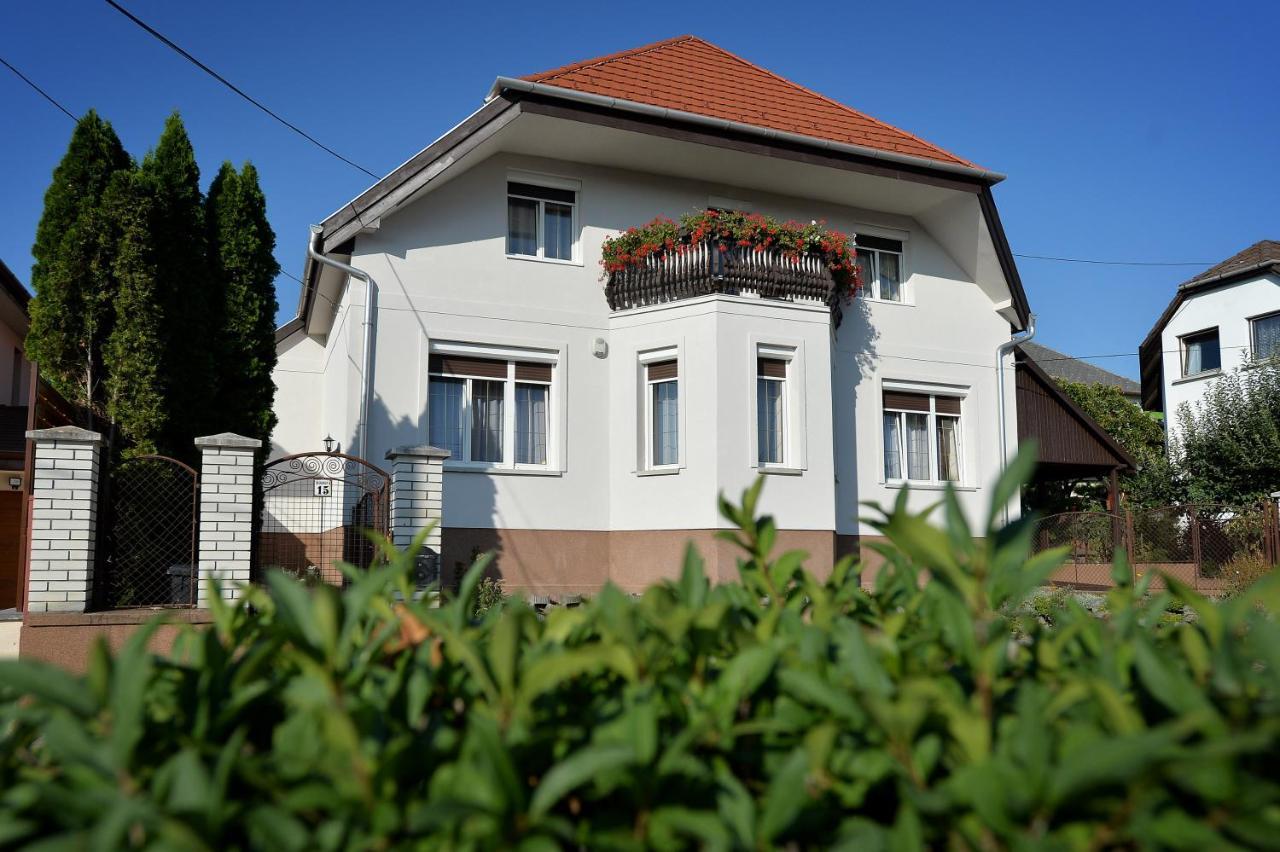 Hajduhegy Vendeghaz Apartment Eger Ngoại thất bức ảnh