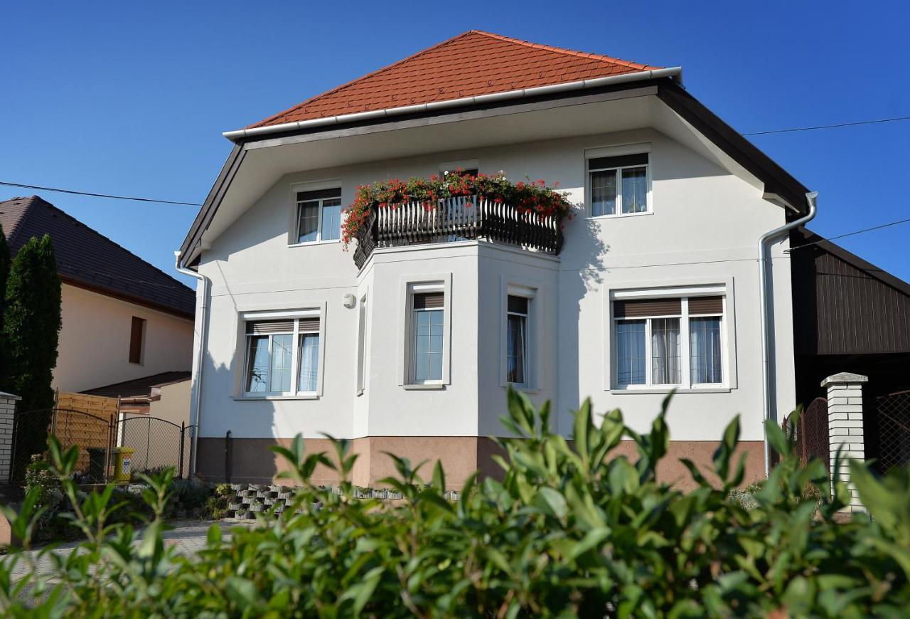 Hajduhegy Vendeghaz Apartment Eger Ngoại thất bức ảnh